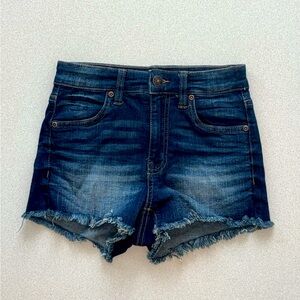 These cute size 0 jean shorts from Bluenotes are mid-rise and slim fit